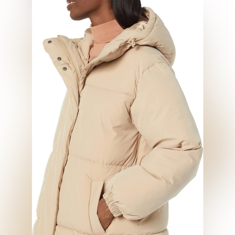 Amazon Essentials Women's Oversized Long Puffer Jacket - Picture 3 of 7